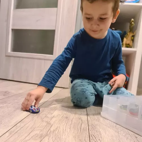 Autka kolorowe/resoraki 1:64- 16szt. Kruzzel 20352 - obrazek 8