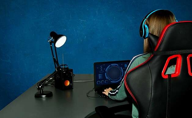 Fotel gamingowy - czarno - czerwony Dunmoon - obrazek 15