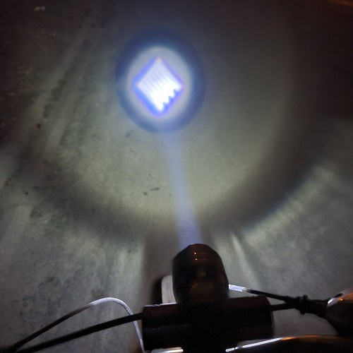 Lampka rowerowa T6 USB + tylne światło 23681 - obrazek 13