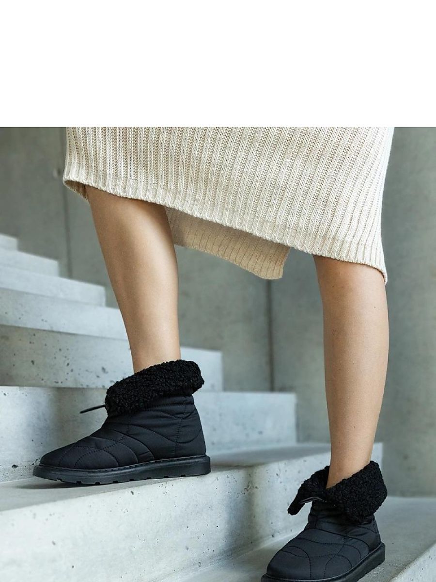 Czarne ocieplane śniegowce ze ściągaczem Caellita - Solea