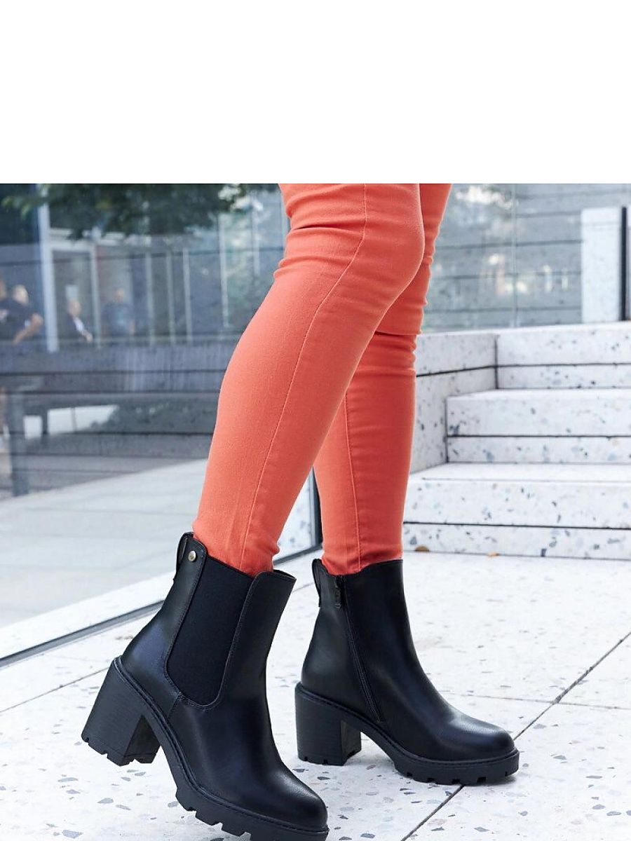 Czarne ocieplane klasyczne botki na słupku Caio - Solea