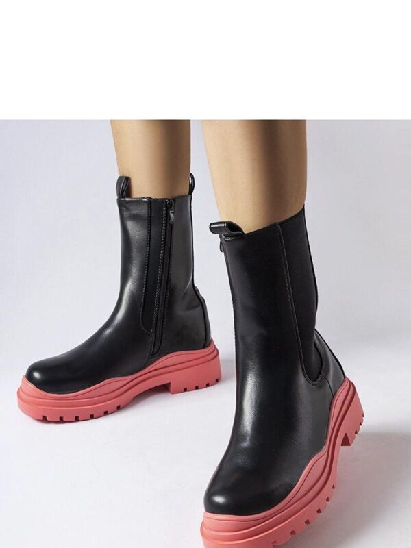 Czarne botki na kolorowej podeszwie Delebio - Solea