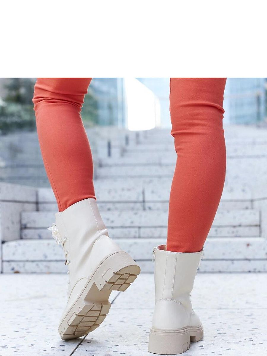 Beżowe botki z ozdobnymi koralikami Accadia - Solea - obrazek 3