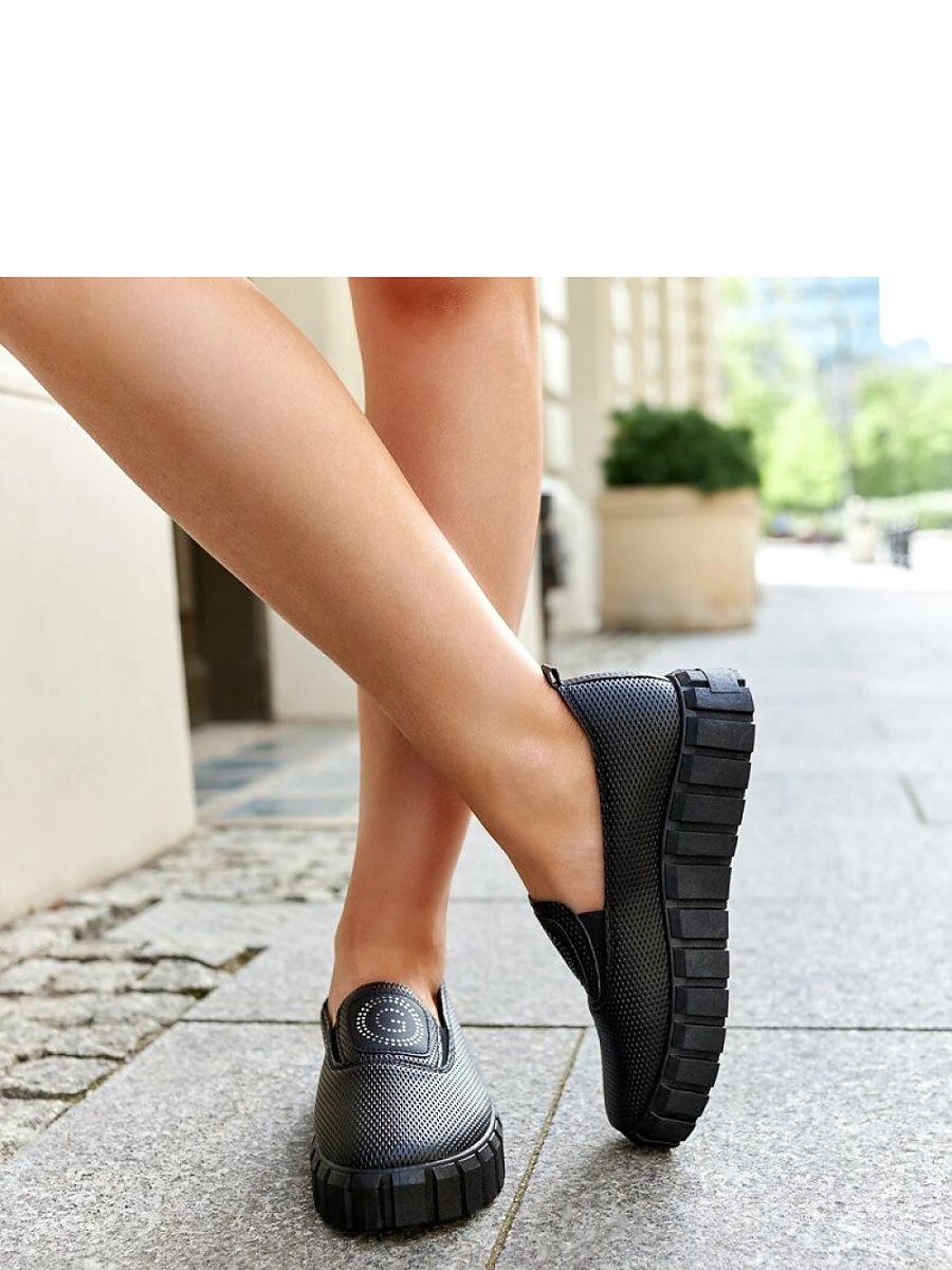 Czarne półbuty na masywnej podeszwie Teska - Solea - obrazek 4