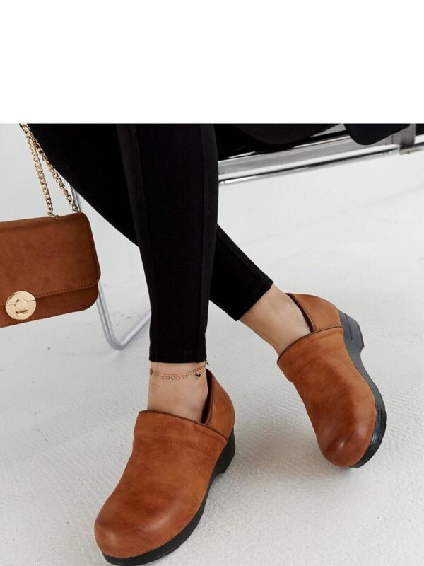 Brązowe półbuty na platformie Montoro - ciepły brąz - Solea