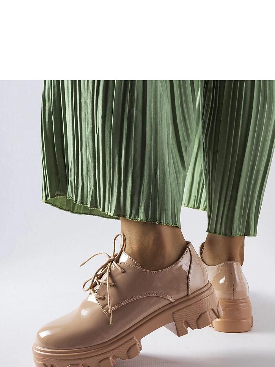 Beżowe lakierowane półbuty Kelly - Solea