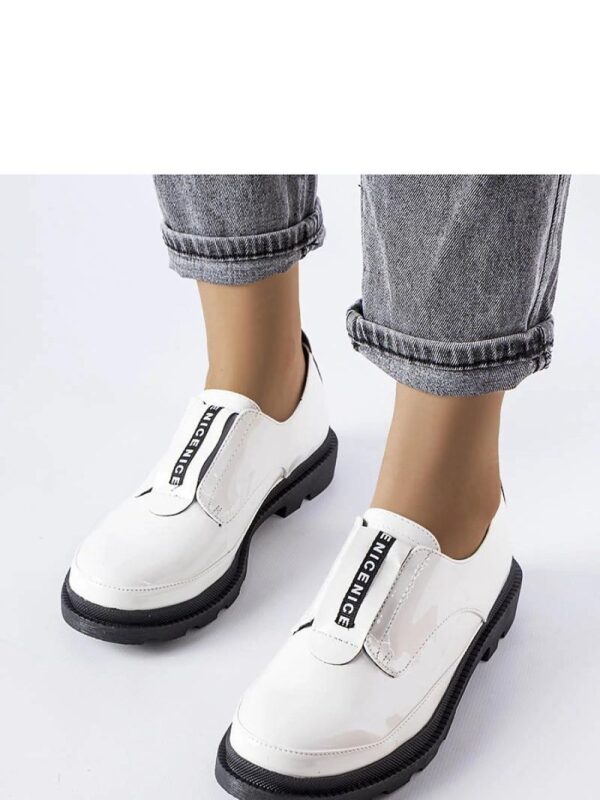 Białe lakierowane półbuty Legget - Solea