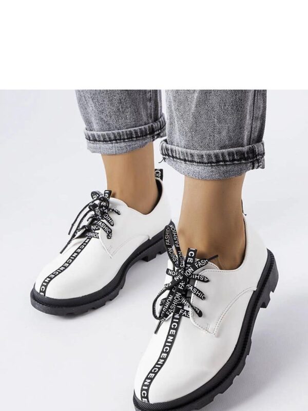 Białe półbuty z kontrastową podeszwą Hanifan - Solea