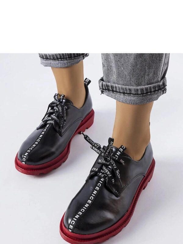 Czarne półbuty z kontrastową podeszwą Hanifan - Solea