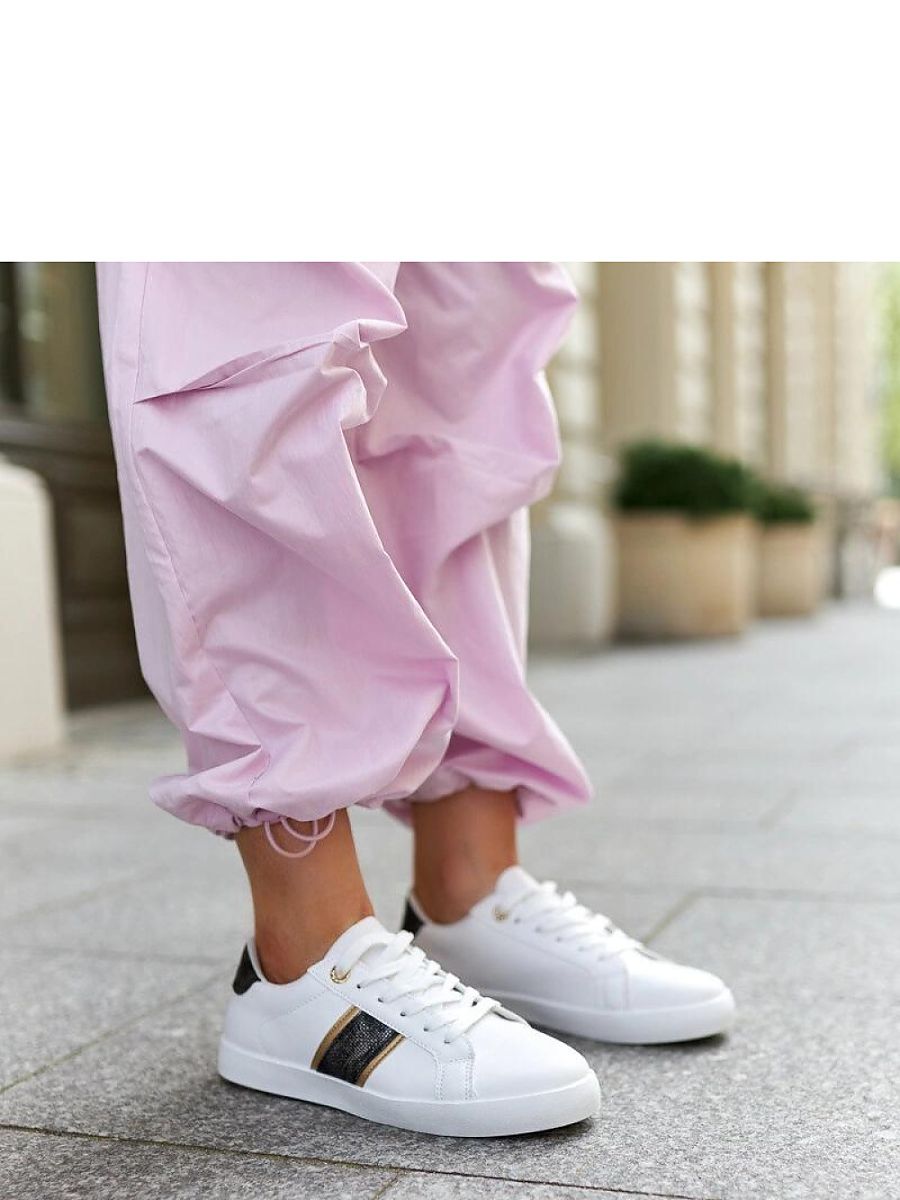 Białe sneakersy z ozdobnym paskiem Grada - Solea