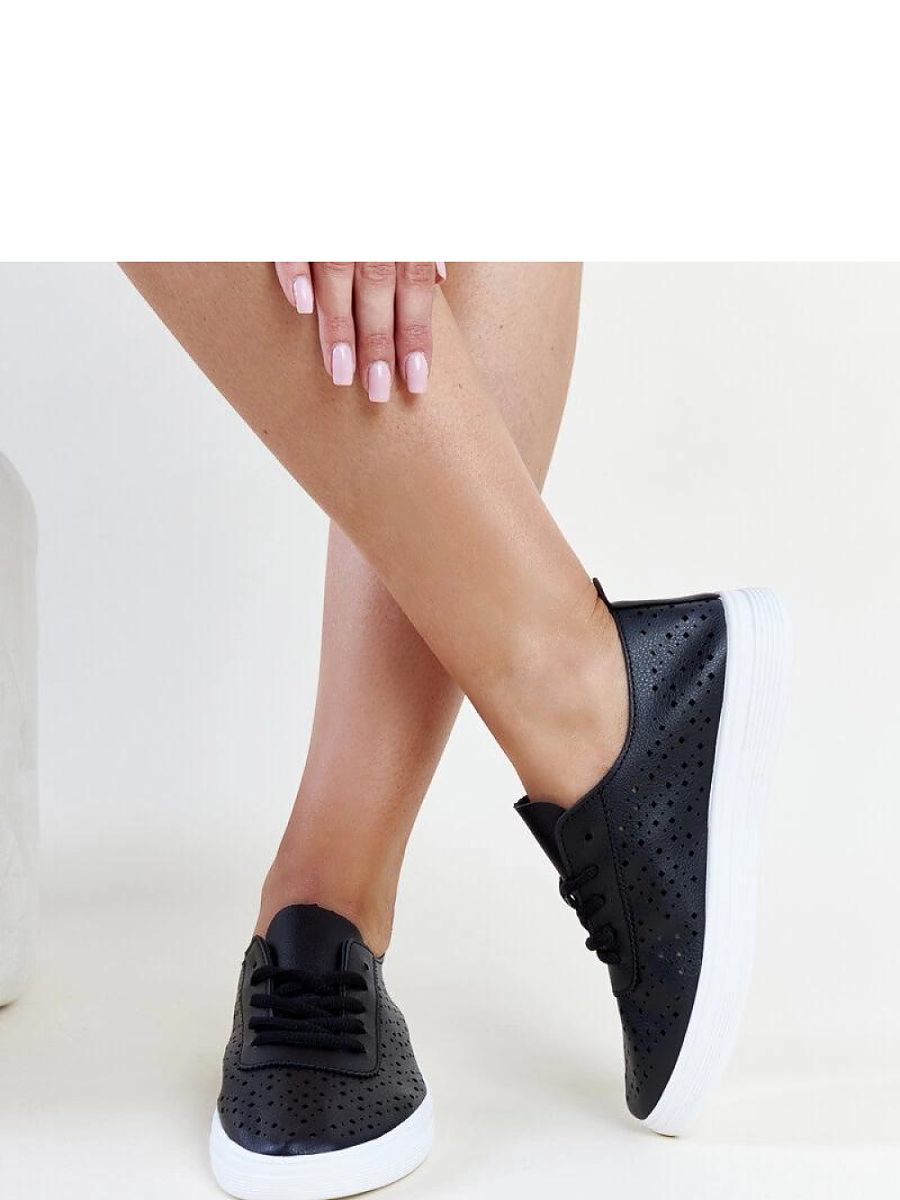 Czarne ażurowe tenisówki Manoek - Solea - obrazek 3